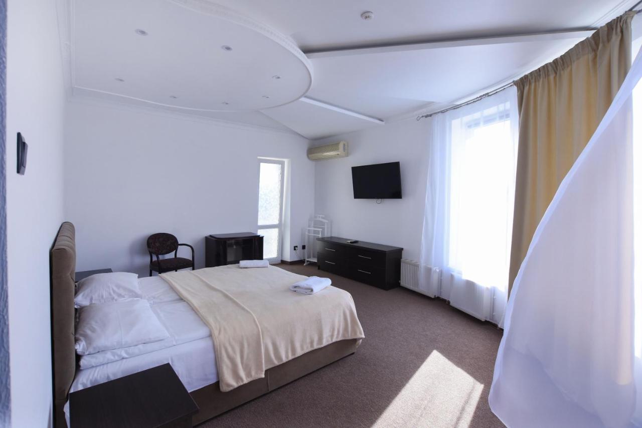 Hotel Continent ポリアナ エクステリア 写真