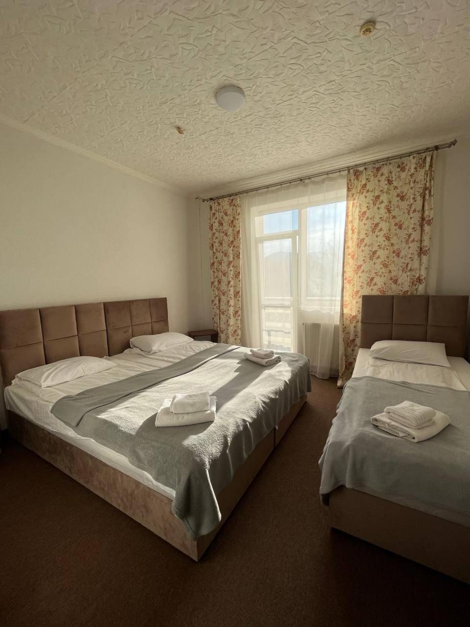 Hotel Continent ポリアナ エクステリア 写真